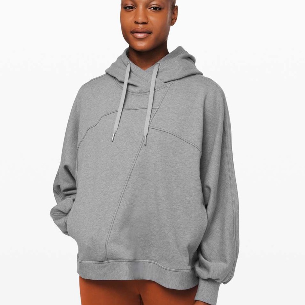Lululemon Broken Beats Hoodie
Heathered Glacier Grey M/L